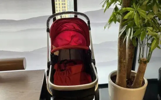 Ease Hotel Yi (Yichang Zhongnan Road Xingfa Square)