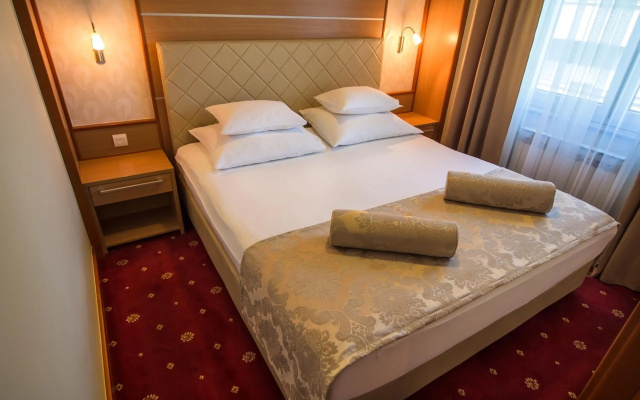 Cezar Hotel