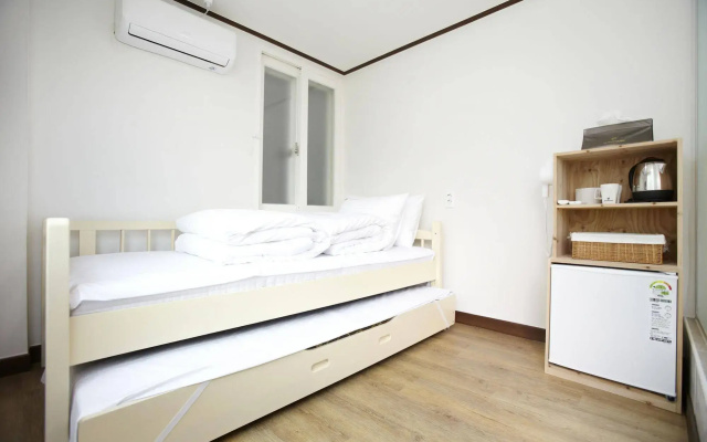 Shinchon Hongdae Guesthouse