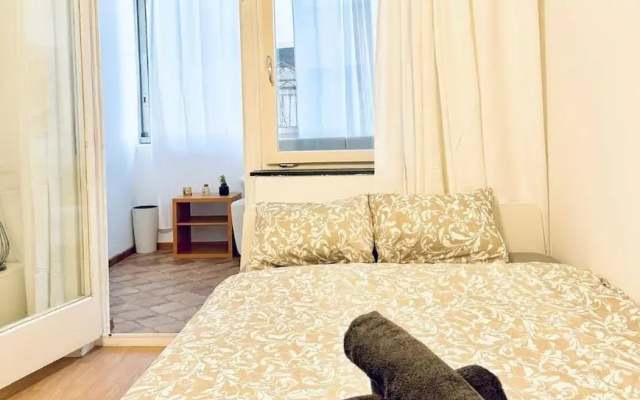 7 private Rooms in a spacious Villa