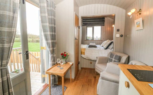 Cassie'S Shepherd'S Hut