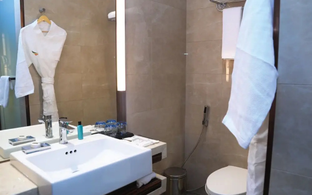 Отель Skylight In-Terminal Hotel