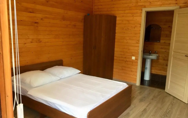 Guest house on Lakoba 4