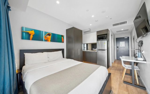 Studio 8 Residences - Adults Only