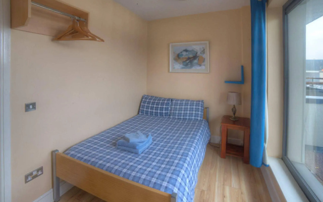 Snoozles Tourist Hostel