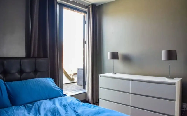 2 Bedroom Penthouse Flat In The Heart Of Balham