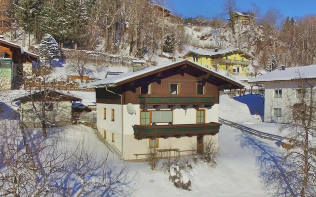Mountain View Apartment With Sauna In Taxenbach