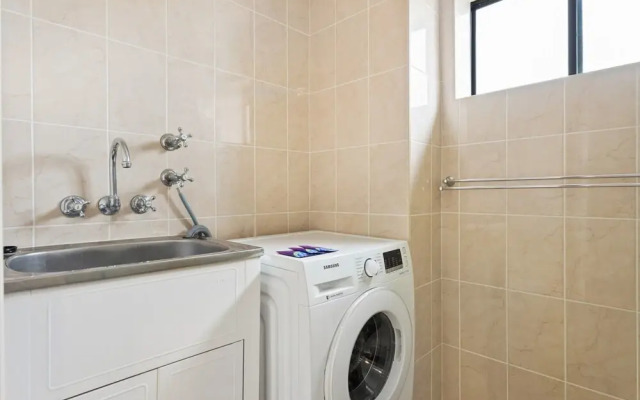 Charming 2-bed Apartment With City Views