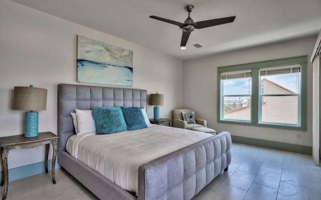 Luna Plata 7 Bedrooms 7.5 Bathrooms Home