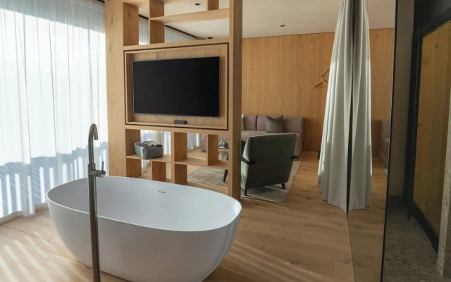 Alma Alpina Lodge
