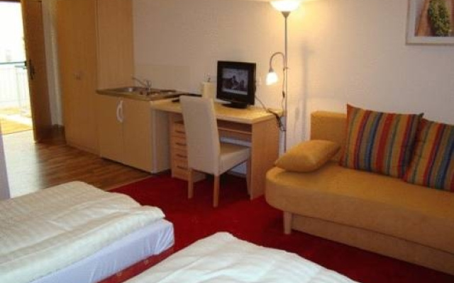 Neues Gästehaus und Hotel-Pension zum Gmoana