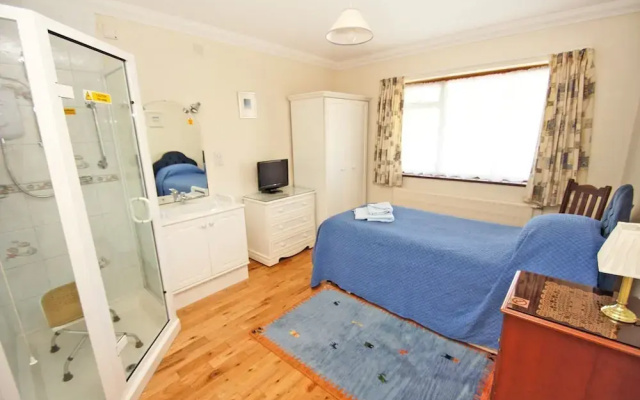 Dean Court Garden Parking by Brighton Holiday Lets