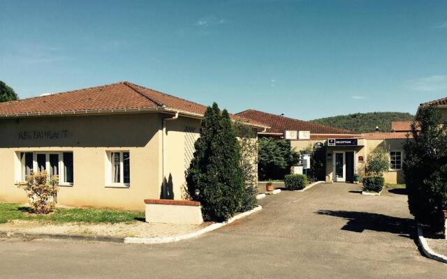 Отель Kyriad Cahors вид на фасад