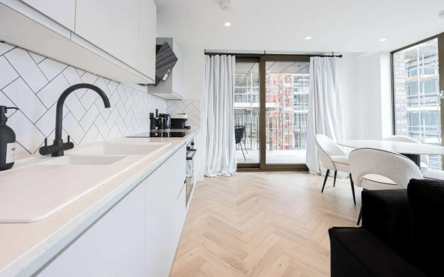 Supernova Suite City Views