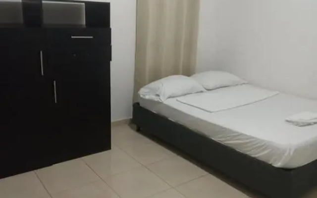 Apartamento de 3 Habitaciones con ventiladores amoblado fresco