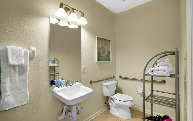 Spacious Townhome W/patio & Garage! Sleeps10