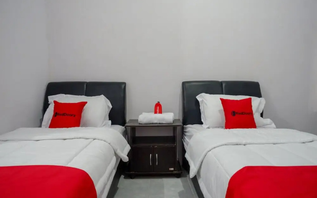 RedDoorz near Pasar Baru Mamuju