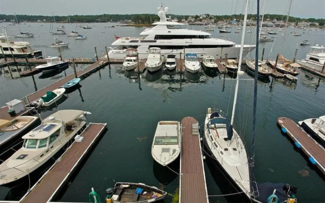 Browns Wharf Inn