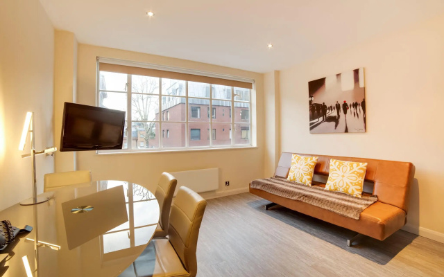 Modern Apartment in London with Sauna