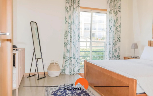 #004 Amazing T2 with seaview and pool 900m beach