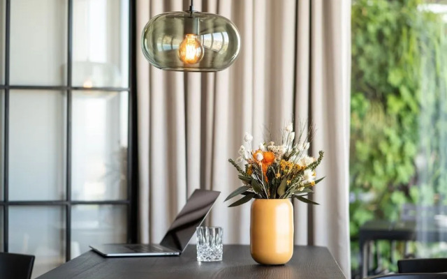 Black F Tower - Serviced Apartments