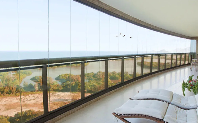 Golden Oasis Living in Rio
