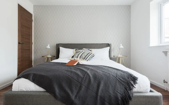 The Century Chalet - Contemporary 2bdr Townhouse With Parking