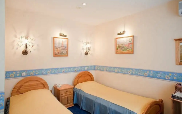 Imperial Village Hotel Rozhdestvenskii