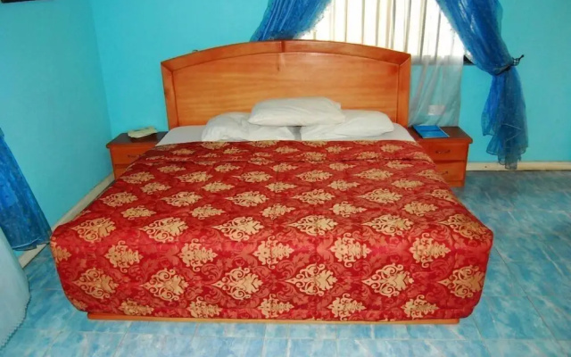 Piccadilly Suites and Luxury Apartment