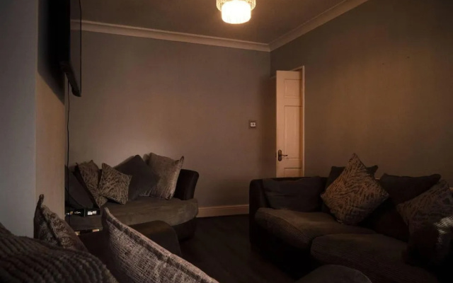 Captivating 3-bed House in Birmingham