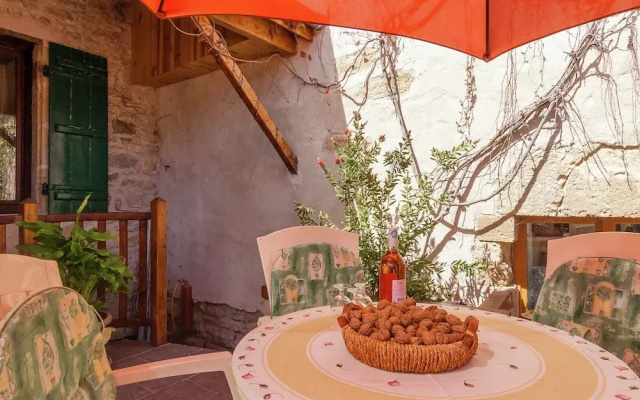 Elegant Holiday Home in Coubjours