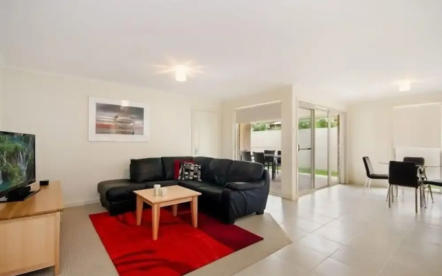 Fringe Apartments