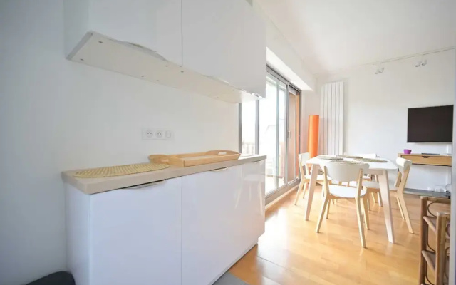 Very Nice Apartment With Balcony - 4p/1br - 600m From the Beach