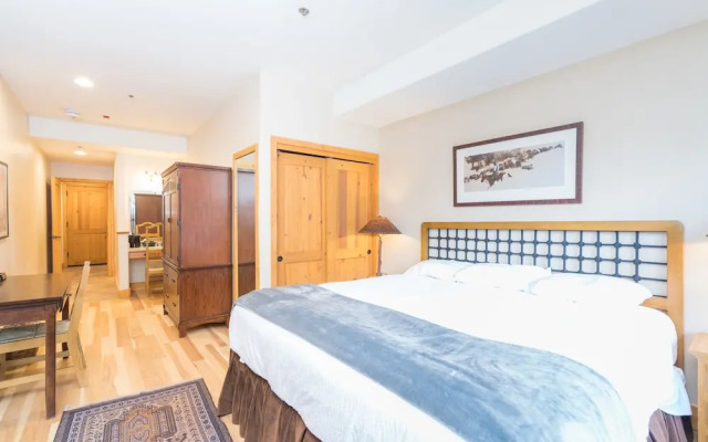 Bear Creek Lodge 305 3 Bedroom Condo by Alpine Lodging Telluride