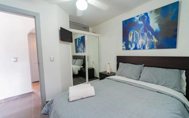 Los Corales Beach Front E101