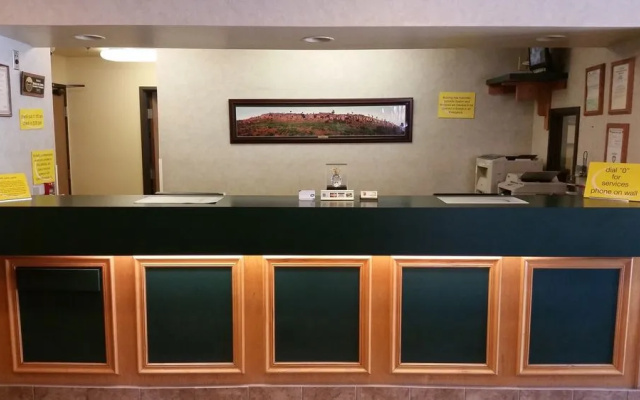 Super 8 Motel - Wheeling