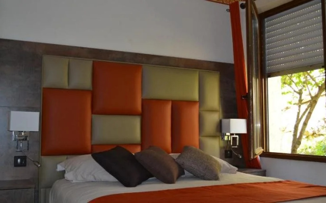 Logis Hôtel Le Vieil Amandier