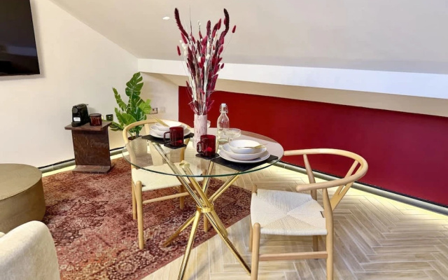 2 Boutique Apts Parisian Gold Bath BHM