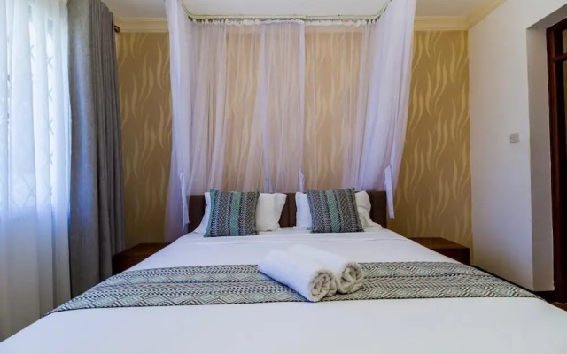 Lux Suites Elsa Royal Apartments