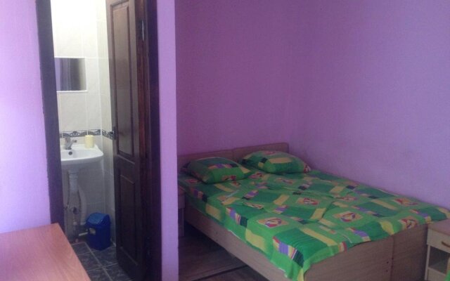 Гостиница Guest House on Leningradskaya в Анапе отзывы, цены и фото номеров - забронировать гостиницу Guest House on Leningradskaya онлайн Анапа комната для гостей