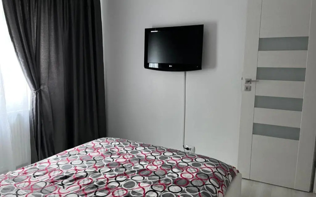 White & Silver Luxury Suite - Craiova