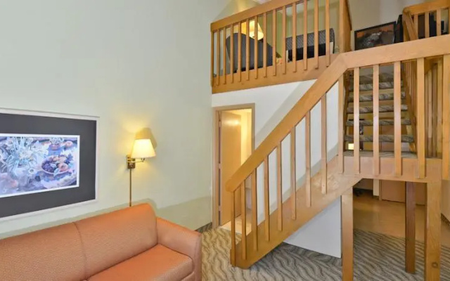 MainStay Suites