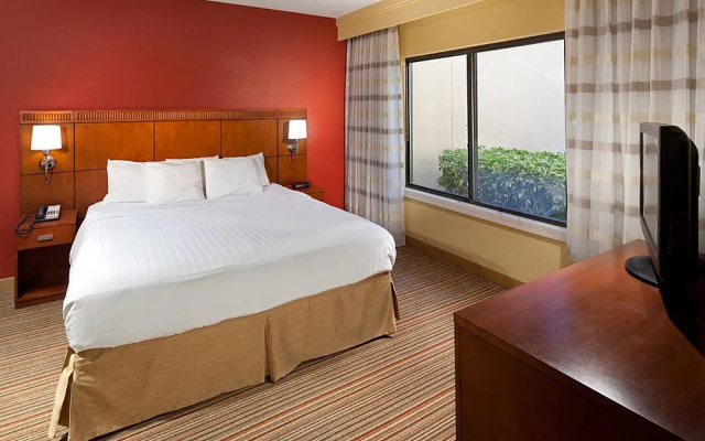 Courtyard Orlando Airport