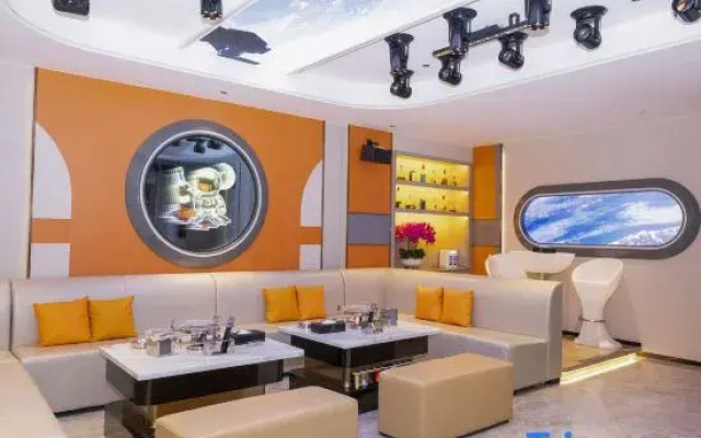 Vienna International Hotel (Dongguan Songshan Lake Huawei Tuanbowa Branch)