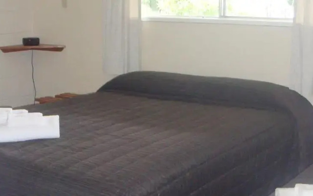 Wainui Beach Motel