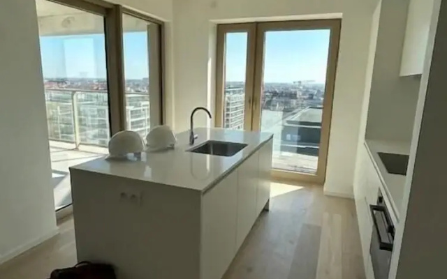 Modern Beach Apartment With Balcony Parking