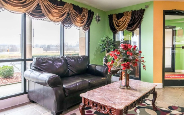 Econo Lodge Inn & Suites Brooks - Louisville South