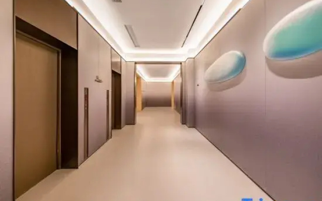 Ji Hotel (Guiyang Baiyun Middle Road Metro Station)