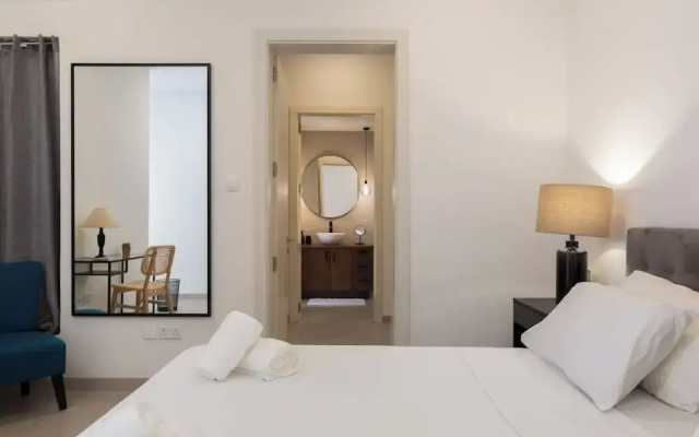 Stylish 1BR APT with Terrace