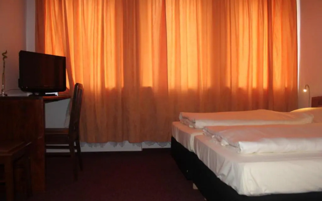 Hotel Charlton